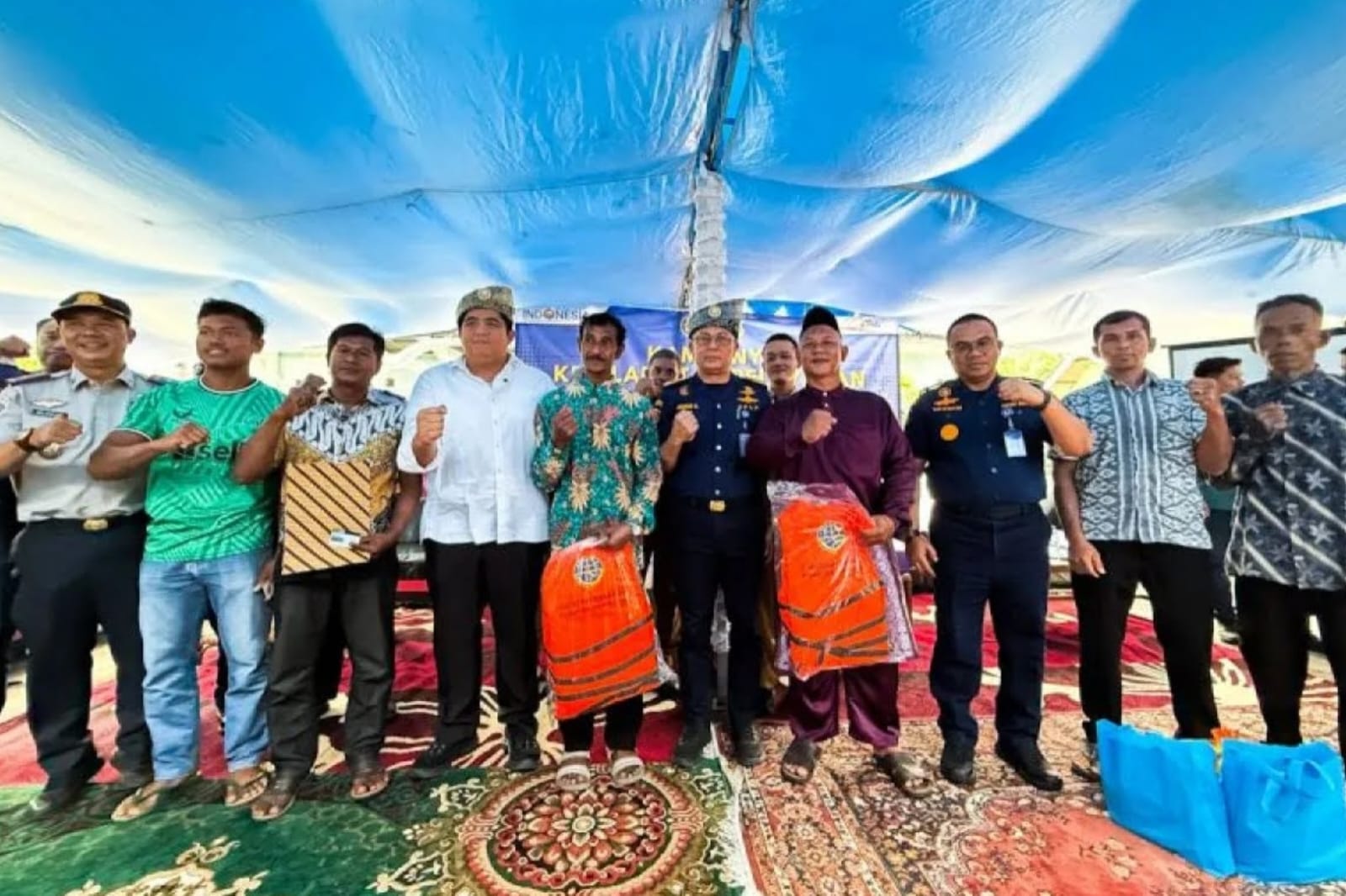 Perkuat Keselamatan Pelayaran di Wilayah Kepri, Kemenhub Bagikan Pelampung 