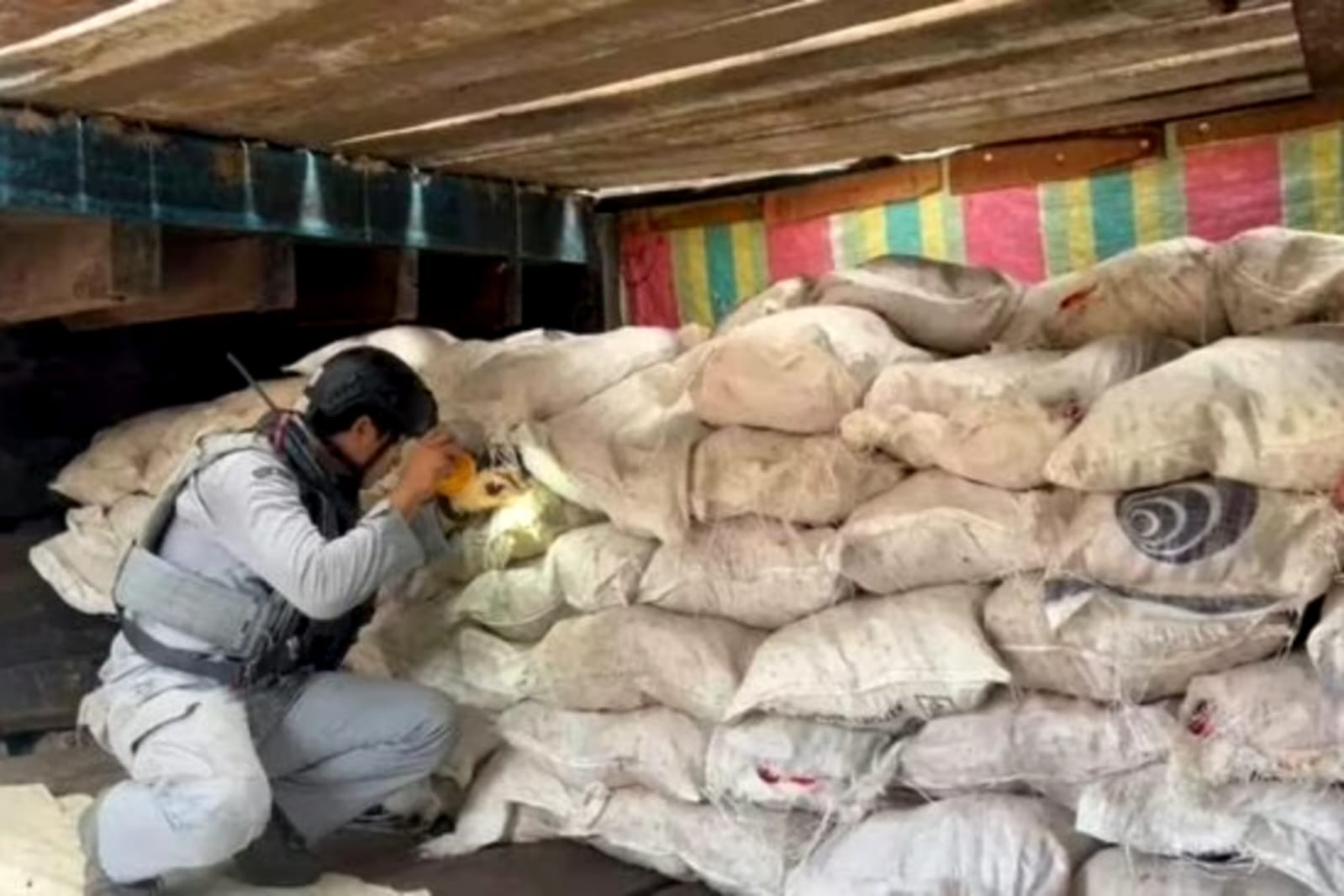 Aksi Selundup Bawang Gagal Total, Kapal Tanpa Izin Diciduk di Perairan Kepulauan Riau