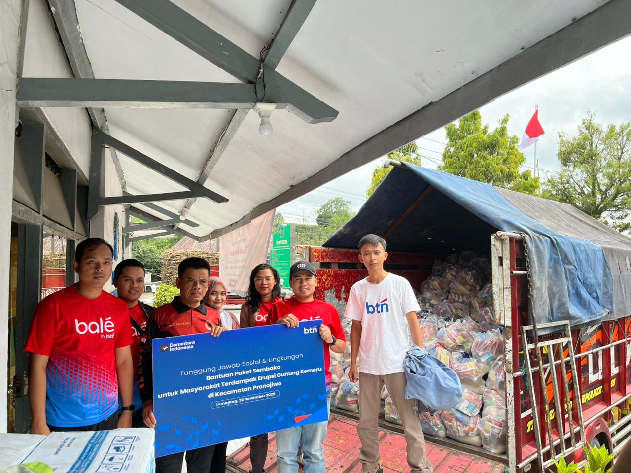 BTN Salurkan Bantuan untuk Warga Terdampak Erupsi Semeru