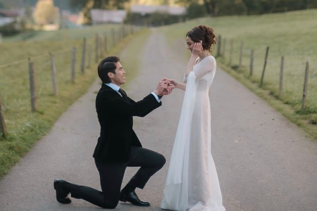 Swiss Jadi Saksi, El Rumi Resmi Lamar Syifa Hadju dengan Cara Romantis