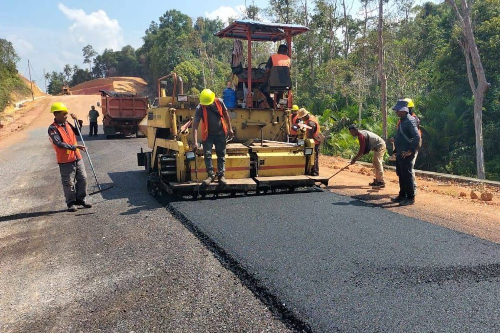 Akses Jalan di Lingga Diperkuat, Pemerintah Kepri Targetkan Rampung Akhir 2025