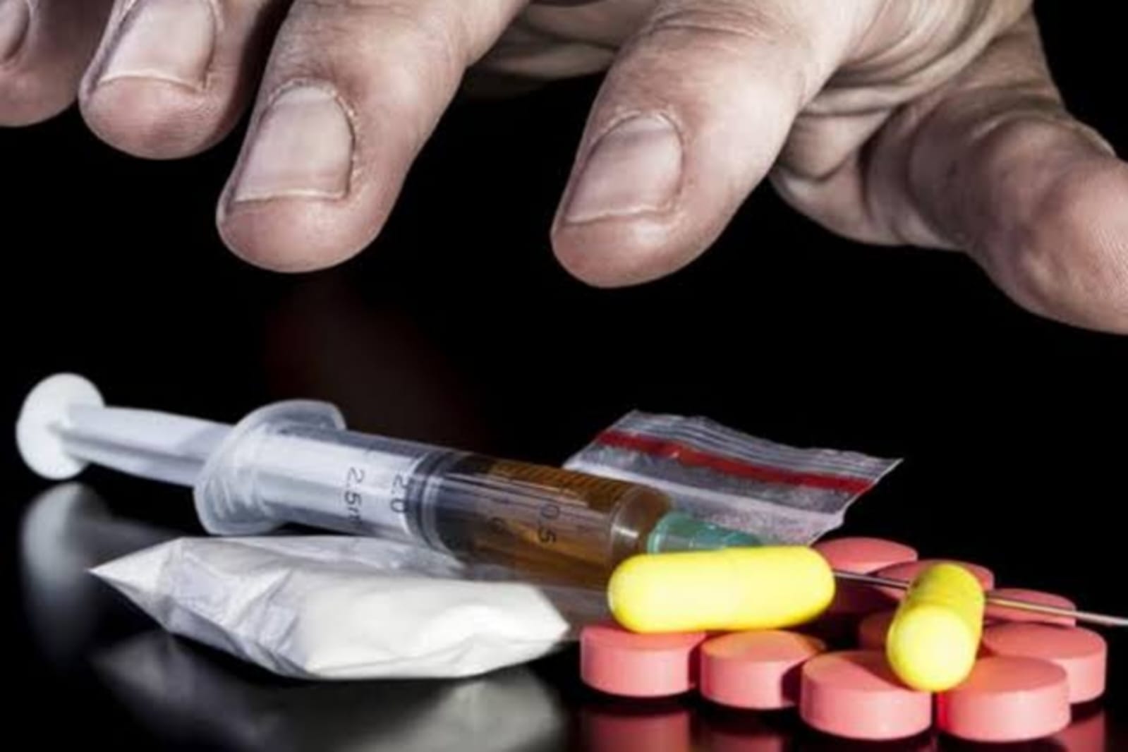 Polisi Sita Ribuan Ekstasi dan Vape Etomidate dari Apartemen Mewah di Batam