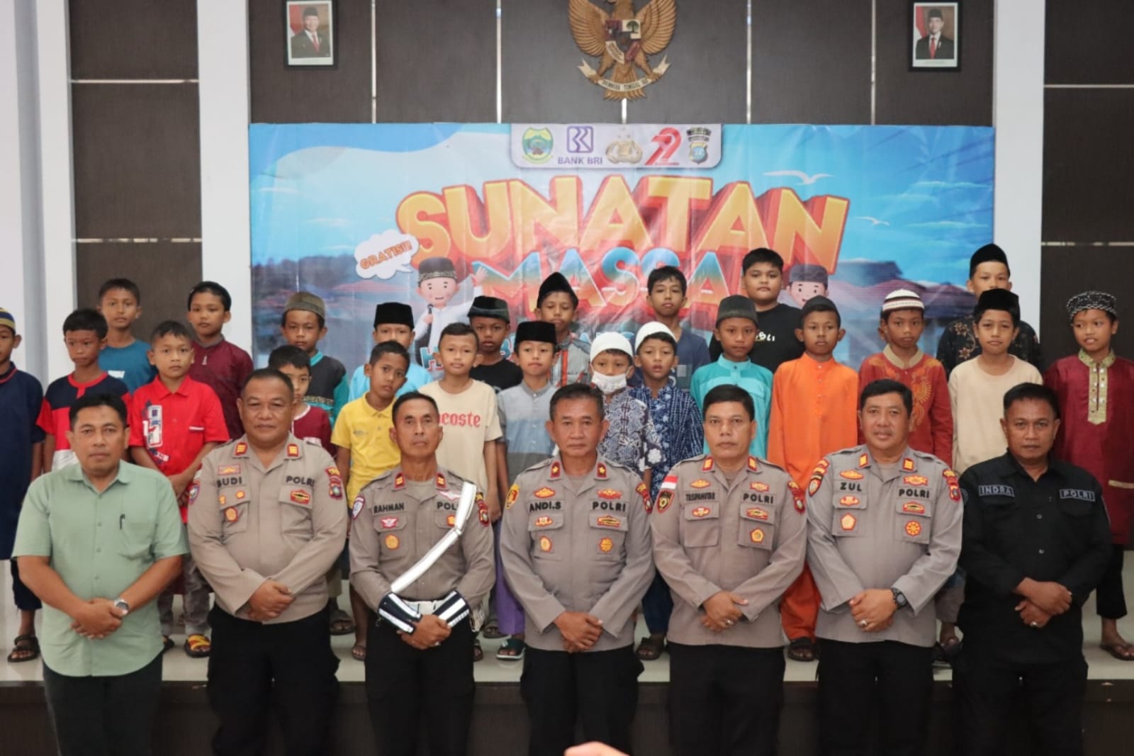 Aksi Sosial Polres Lingga, Puluhan Anak Ikuti Sunatan Massal Jelang Hari Bhayangkara