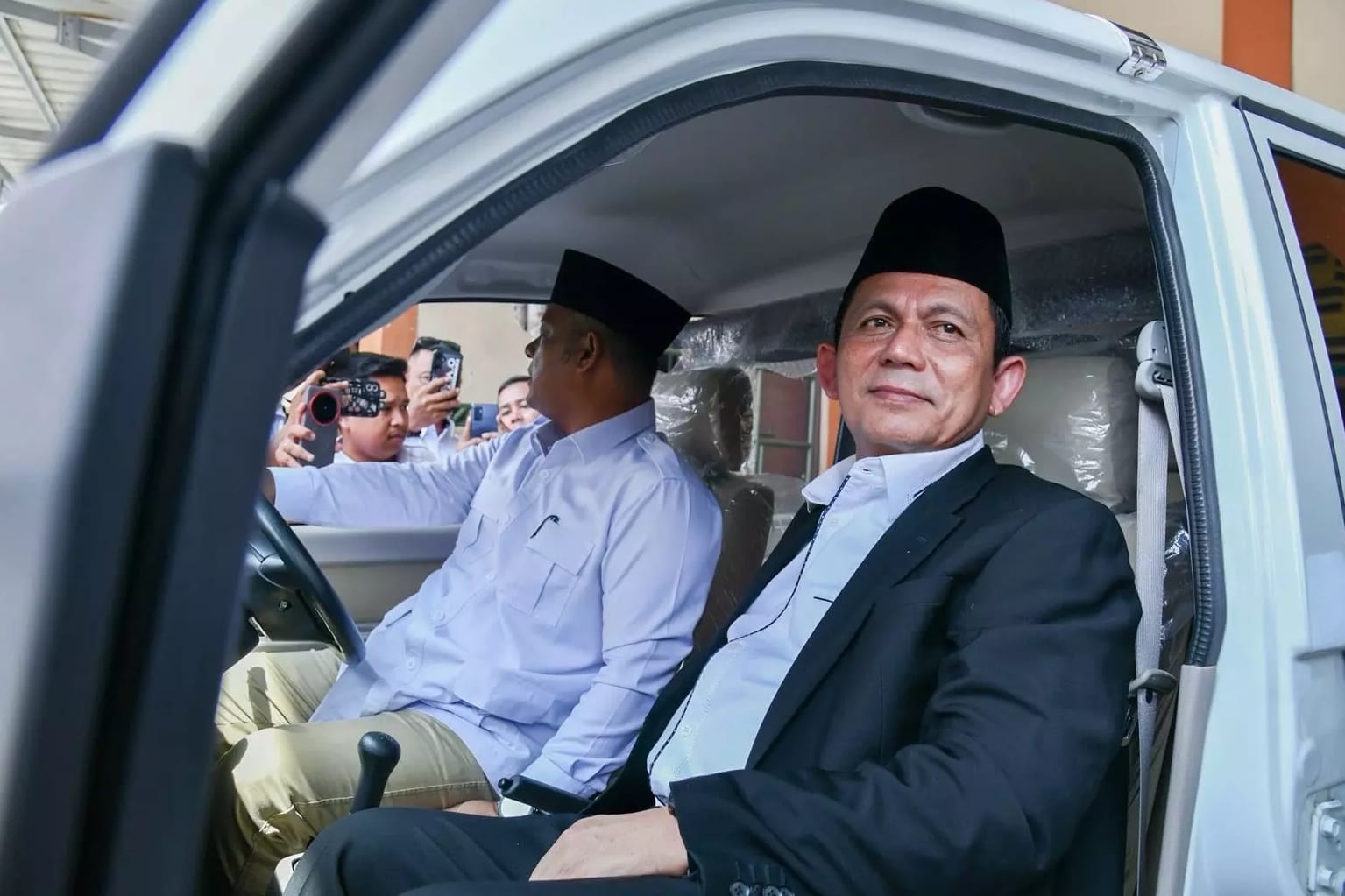 Warga Bukit Raya Tanjungpinang Dapat Bantuan Ambulans dari Gubernur Kepri