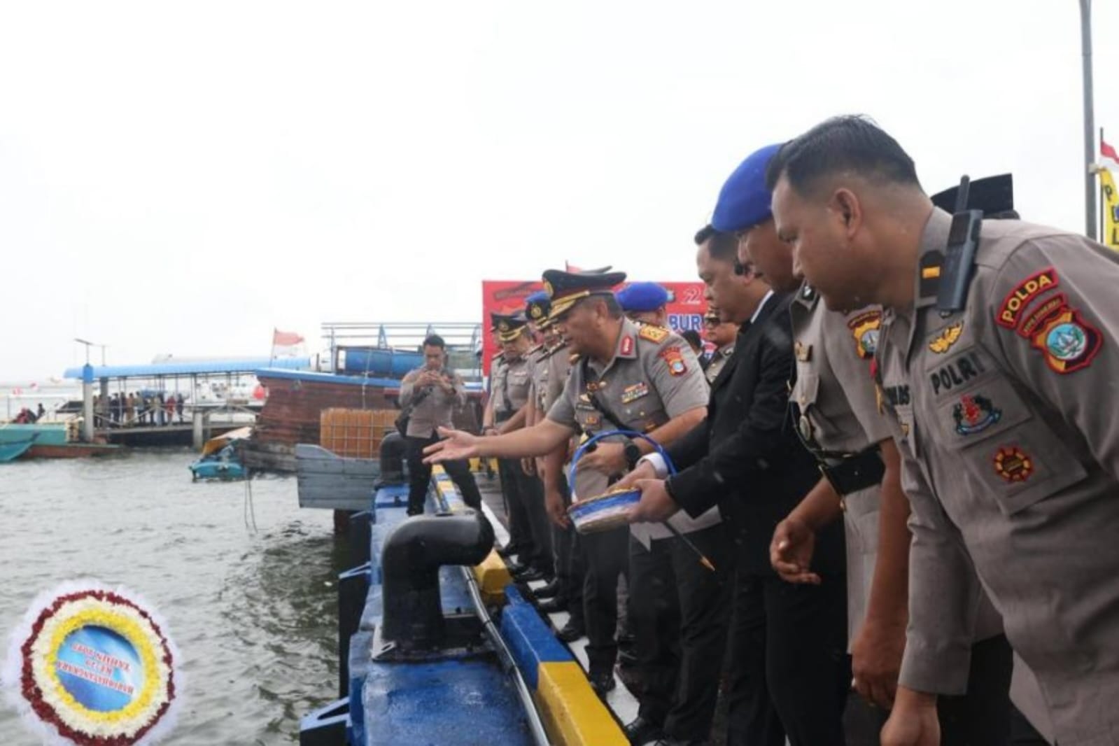 Rayakan Hari Bhayangkara, Polda Kepri Tabur Bunga di Laut hingga Peresmian Kapal