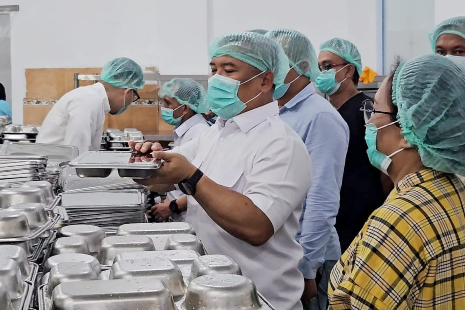 Cek ke Dapur, Wakil Gubernur Kepri Pastikan Makanan Bergizi Gratis Aman dan Berkualitas