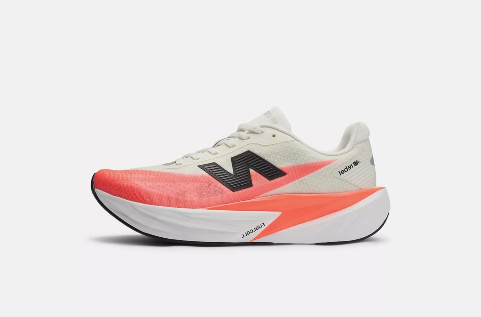 FuelCell Rebel v5, Sepatu Lari Super Ringan dari New Balance Hadir di Indonesia