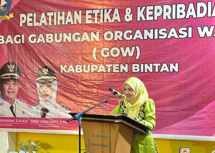 Nenny Nyanyang Buka Pelatihan Etika dan Kepribadian bagi Anggota GOW Bintan