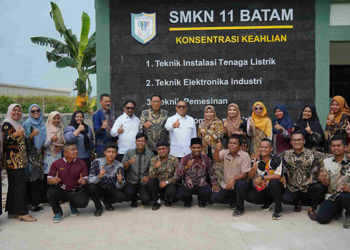 Wagub Nyanyang Ajak Siswa SMKN 11 Batam Bijak Menggunakan Teknologi