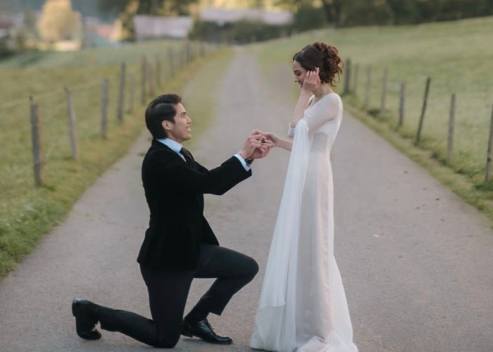Swiss Jadi Saksi, El Rumi Resmi Lamar Syifa Hadju dengan Cara Romantis
