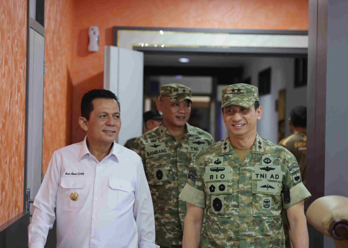 Gubernur Ansar Ahmad Sambut Pangdam Pertama Kodam XXV/Sultan Mahmud Riayat Syah